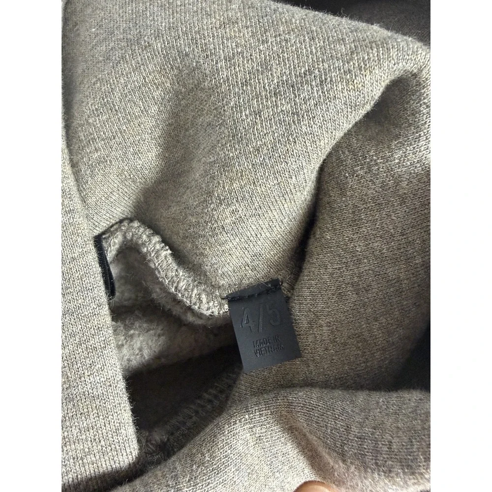 Fear of God Essentials hood University Youth size 4/5 - Picture 5 of 5